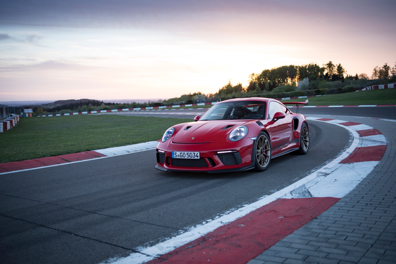 Illustration for article titled Put These Very Good 2019 Porsche 911 GT3 RS Photos In Your Life